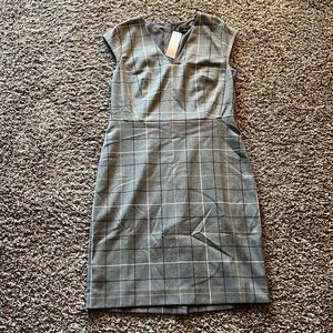 Ann Taylor Light Grey Professional Dress Size 6P.